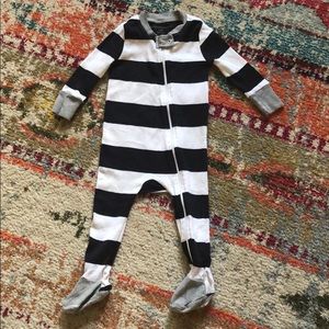 2 Burt’s bees baby boy jammies. 6-9 monthworn once